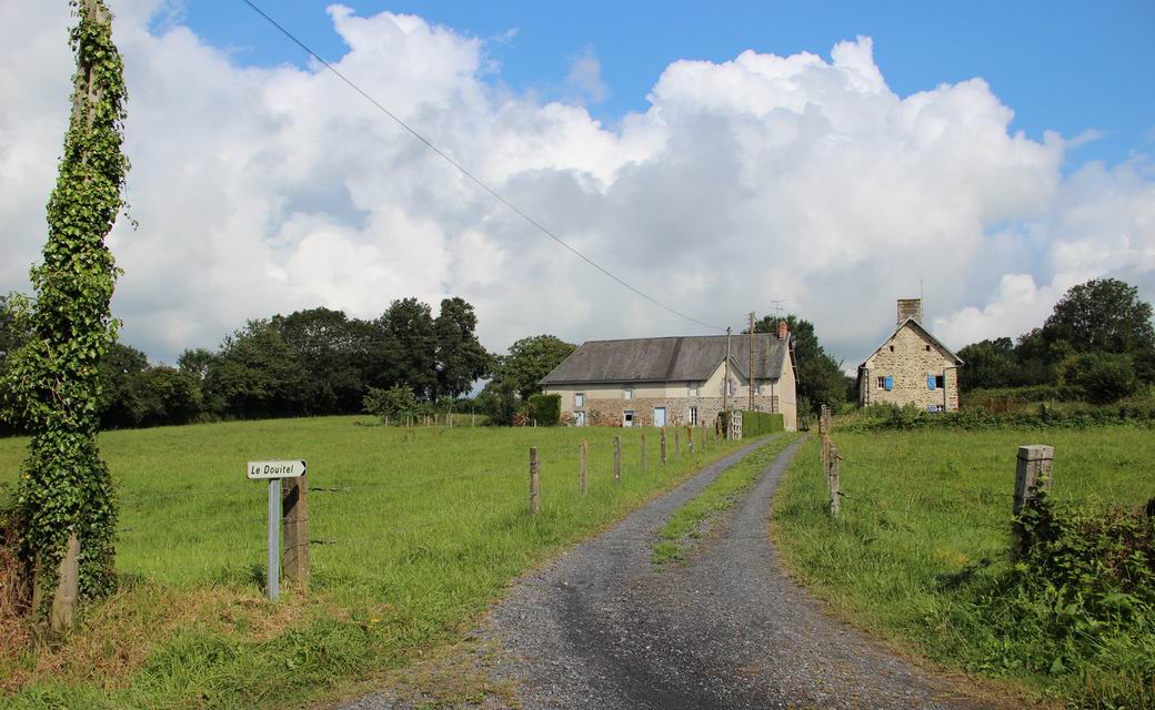 Bed and Breakfast Le Douitel, Roncey, France 